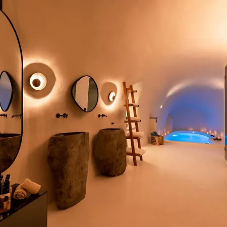 Twenty One Villa Oia