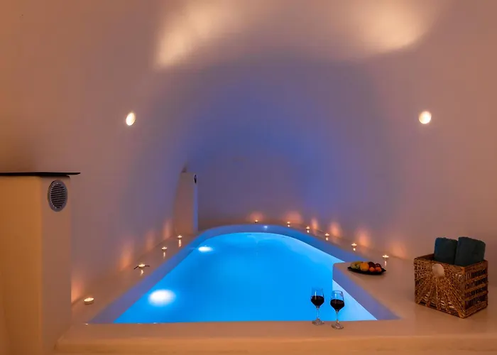 Twenty One Villa Oia (Santorini)